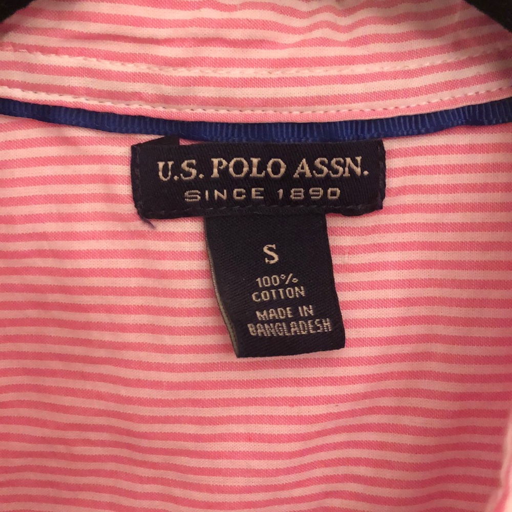 U.S. POLO ASSN. button done top. - Picture 3 of 3